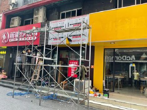 资中制作广告招牌如何避免它发黄？